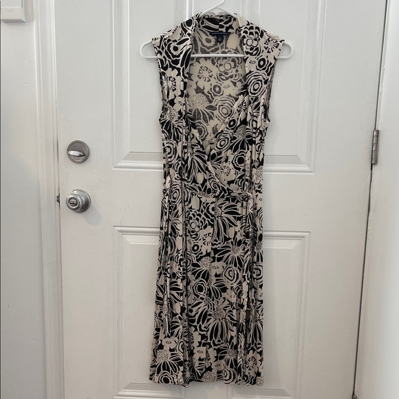 Banana Republic Dresses & Skirts - ✨ LUXE Banana Republic Silk & Linen Floral Wrap Dress- Size M✨👗